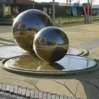 Фонтан из 2 стальных шаров (518906) ∅ 1 и ∅ 1,5 м. Радужный ХМАО ЮГРА 