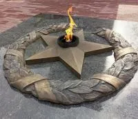 Бронзовый венок со звездой вечного огня в Радужном ХМАО ЮГРА (518550)